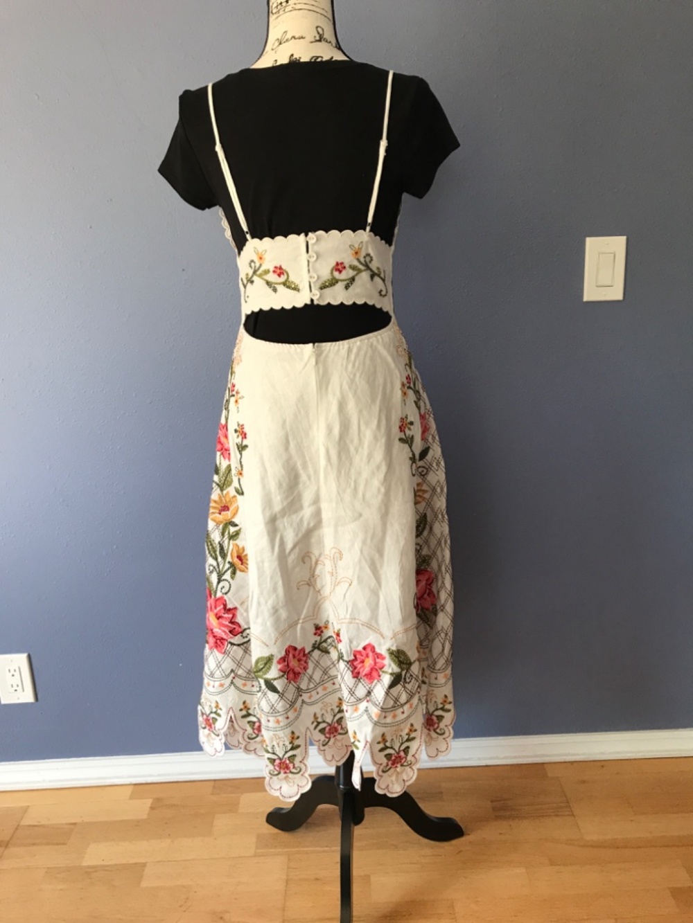 Embroidered Farm Rio Midi Dress Size S - Picture 7 of 16